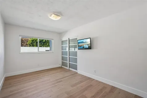 11055 6th Street E Treasure Island FL 33706
