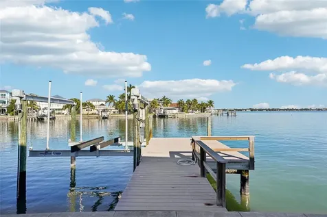 11055 6th Street E Treasure Island FL 33706