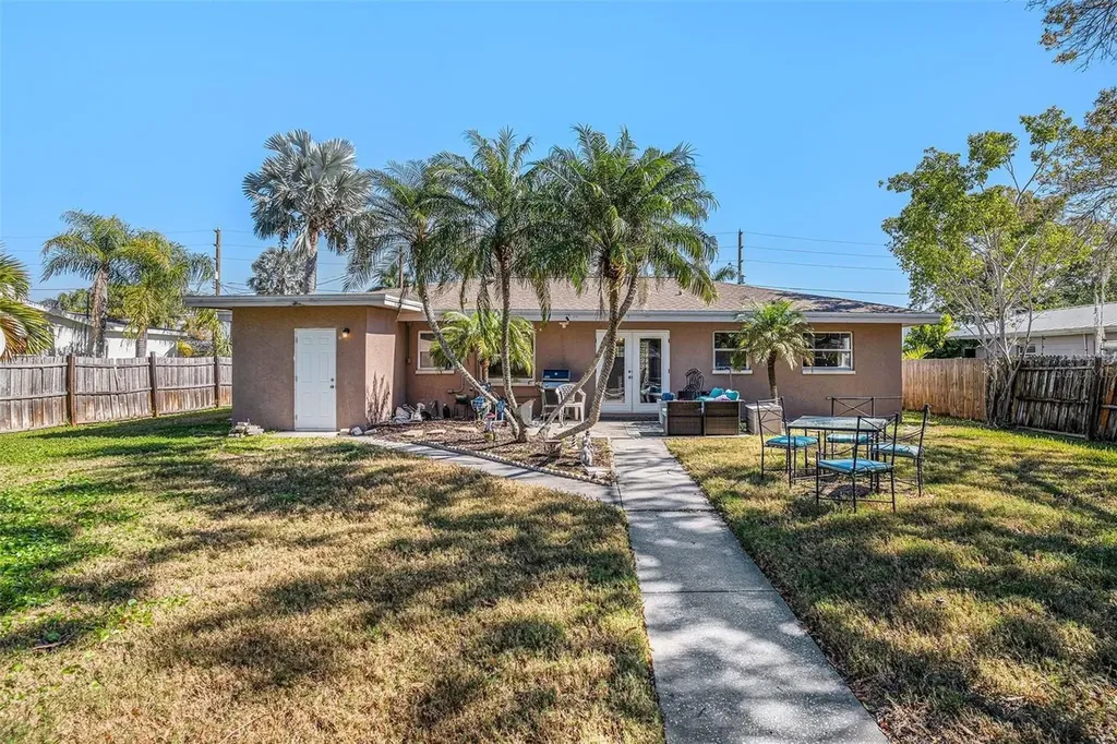 705 Bayshore Drive Tarpon Springs FL 34689