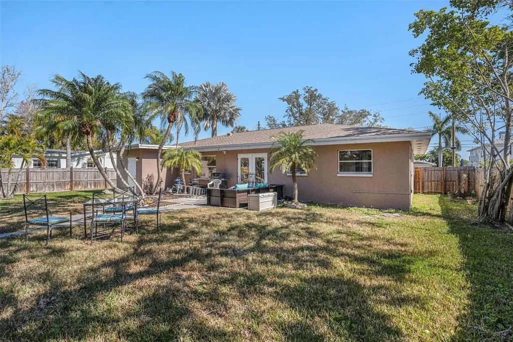 705 Bayshore Drive Tarpon Springs FL 34689