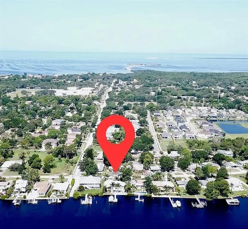 705 Bayshore Drive Tarpon Springs FL 34689