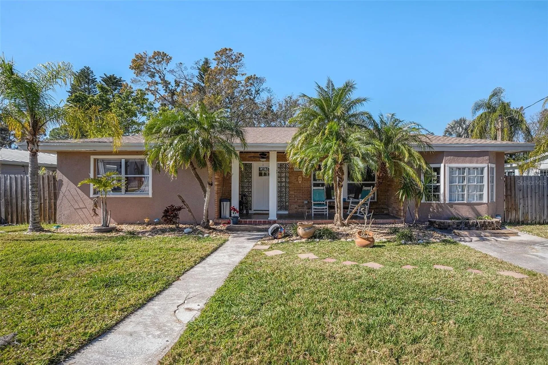 705 Bayshore Drive Tarpon Springs FL 34689