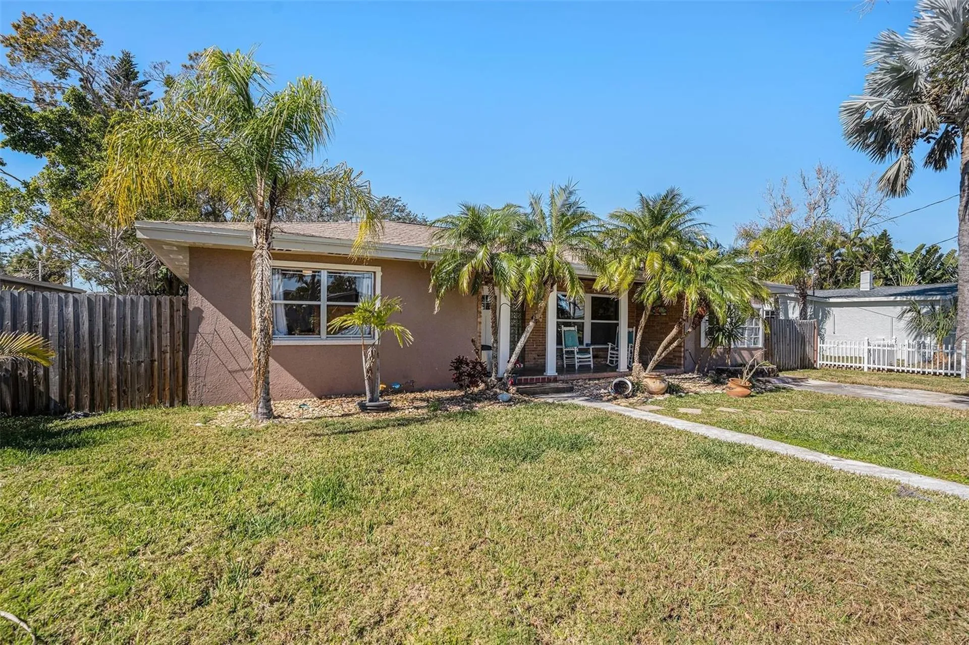 705 Bayshore Drive Tarpon Springs FL 34689
