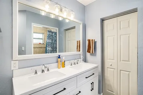 705 Bayshore Drive Tarpon Springs FL 34689