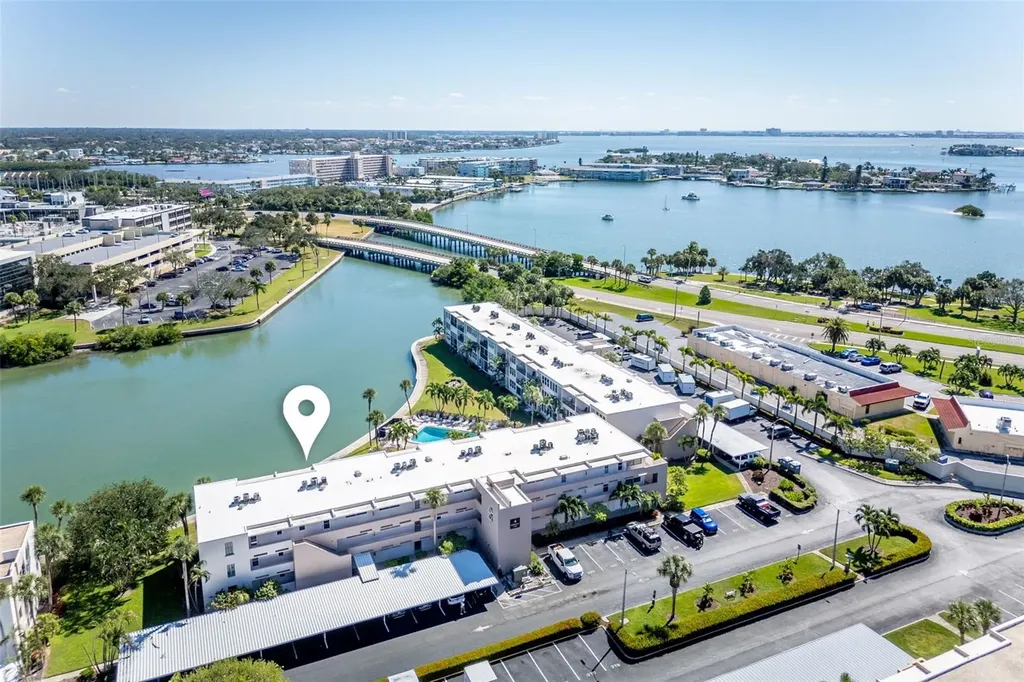 7405 Bay Island Drive S South Pasadena FL 33707