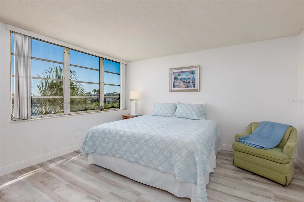7405 Bay Island Drive S South Pasadena FL 33707