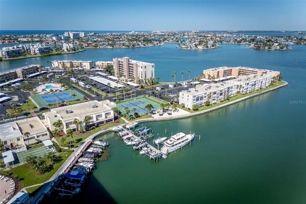 7405 Bay Island Drive S South Pasadena FL 33707