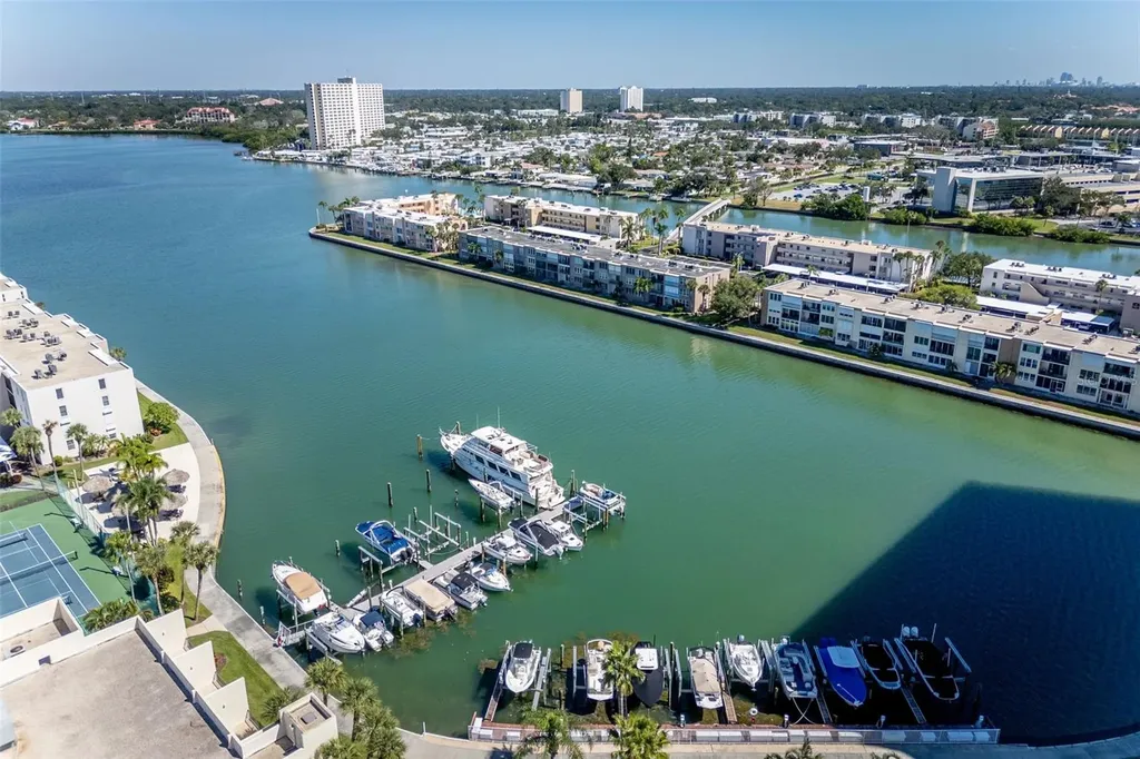 7405 Bay Island Drive S South Pasadena FL 33707