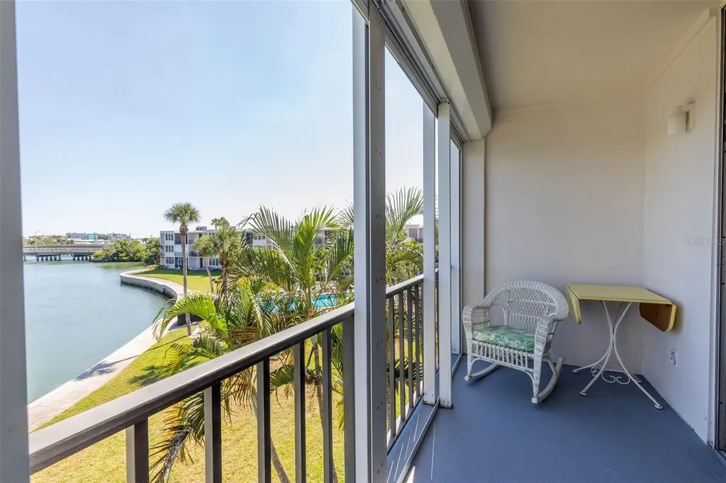 7405 Bay Island Drive S South Pasadena FL 33707
