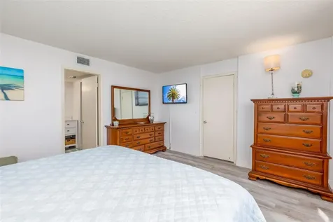 7405 Bay Island Drive S South Pasadena FL 33707