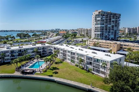 7405 Bay Island Drive S South Pasadena FL 33707