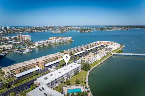 7405 Bay Island Drive S South Pasadena FL 33707