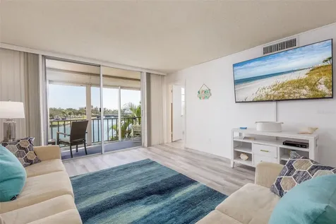 7405 Bay Island Drive S South Pasadena FL 33707