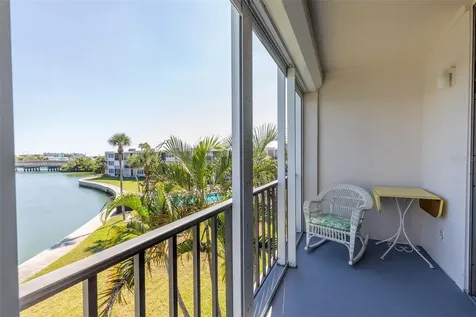 7405 Bay Island Drive S South Pasadena FL 33707