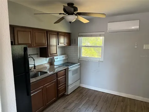 2807 41st Avenue N St Petersburg FL 33714