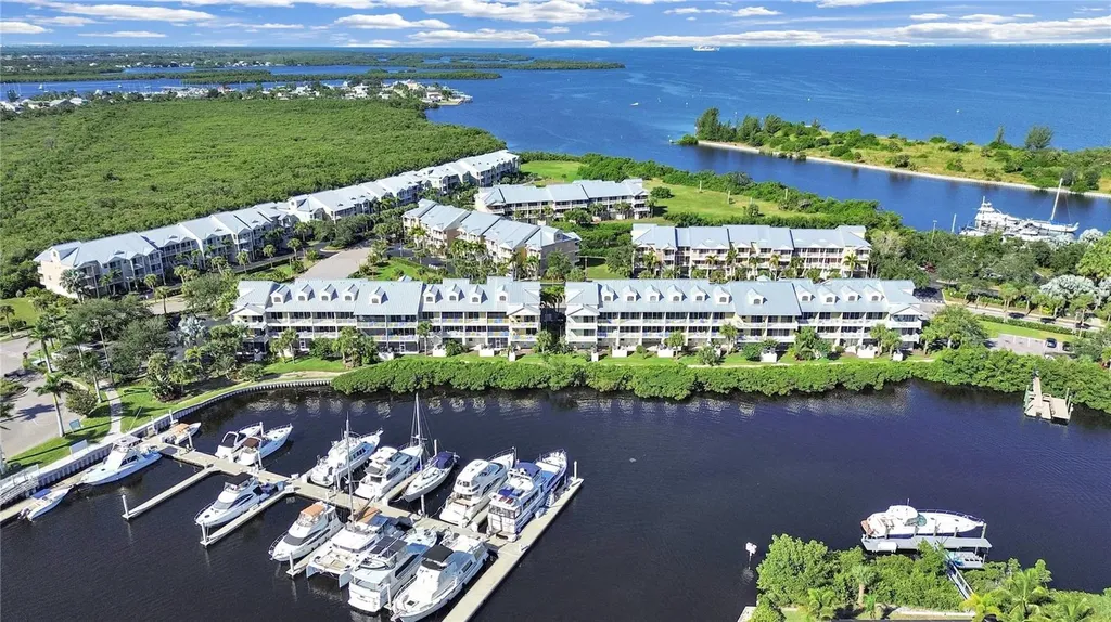 423 Bahia Beach Boulevard Ruskin FL 33570