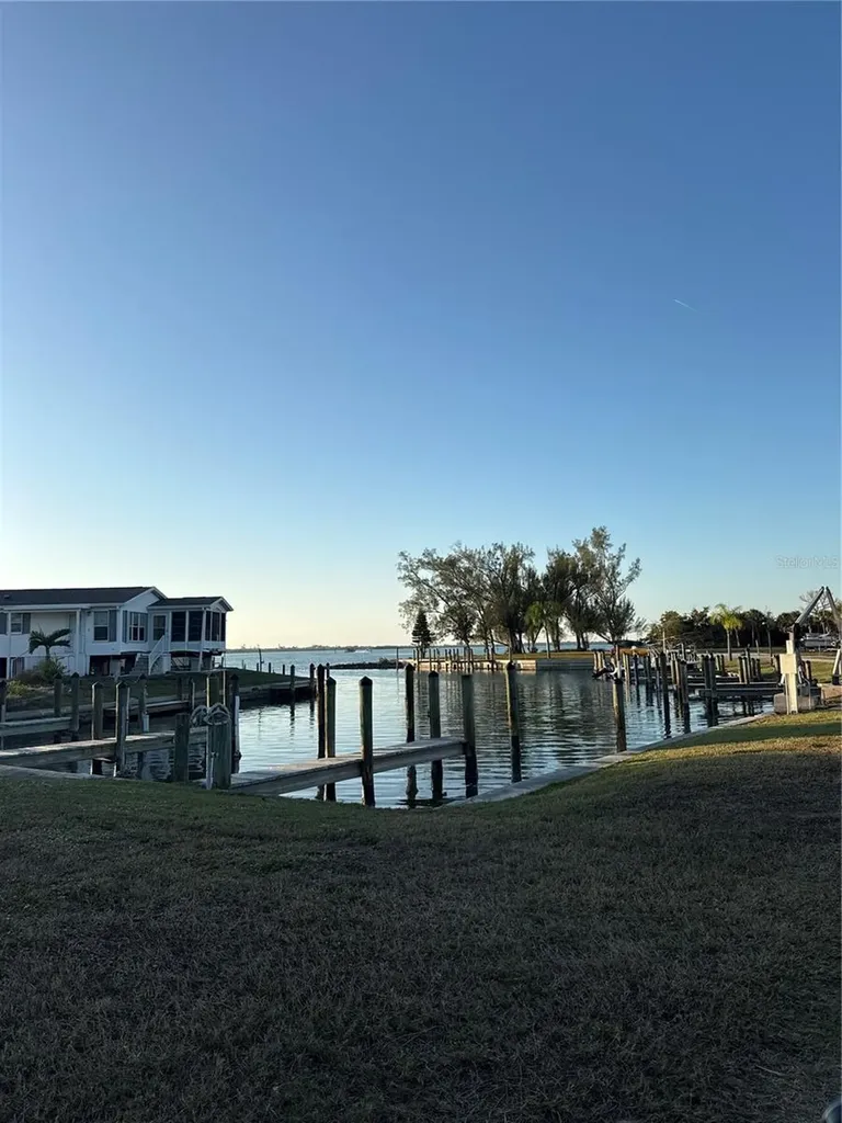 7500 Park Pointe Drive Englewood FL 34224
