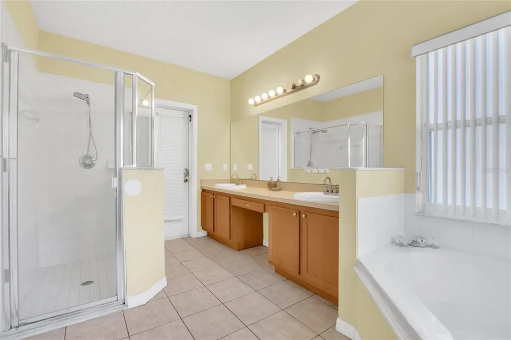 2915 Blooming Alamanda Loop Kissimmee FL 34747