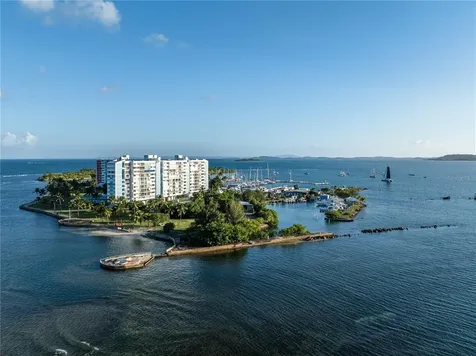 T2 Cond Isleta Marina Fajardo PR 00738