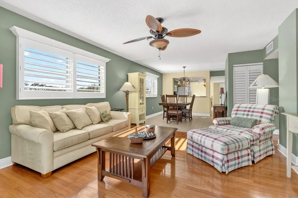 1328 Pasadena Avenue S South Pasadena FL 33707
