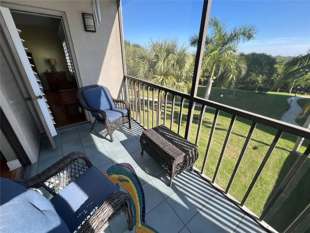 1328 Pasadena Avenue S South Pasadena FL 33707