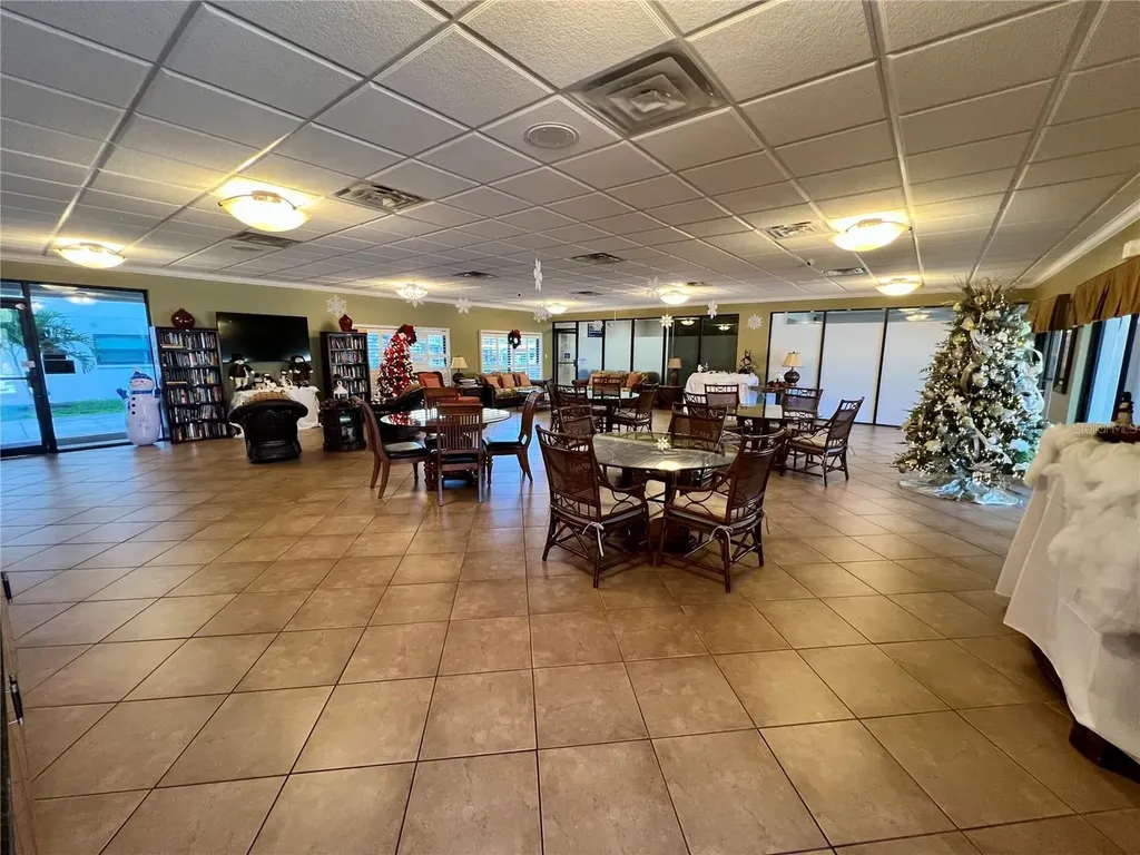 1328 Pasadena Avenue S South Pasadena FL 33707