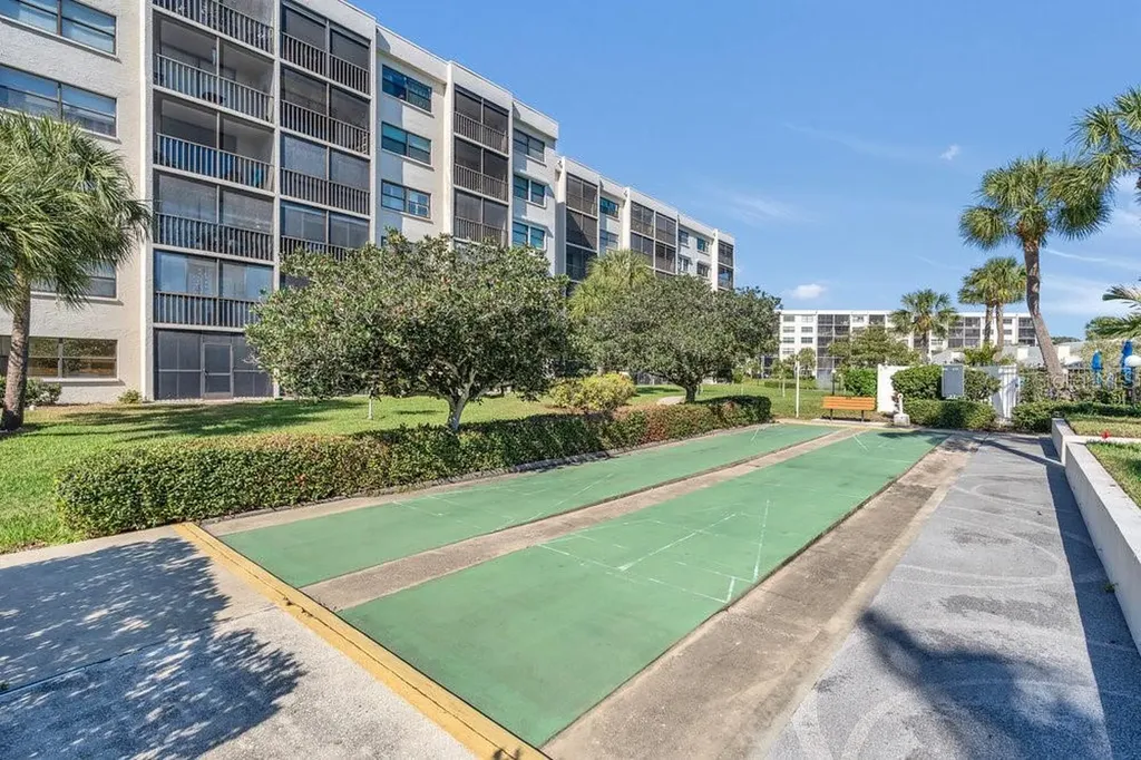 1328 Pasadena Avenue S South Pasadena FL 33707