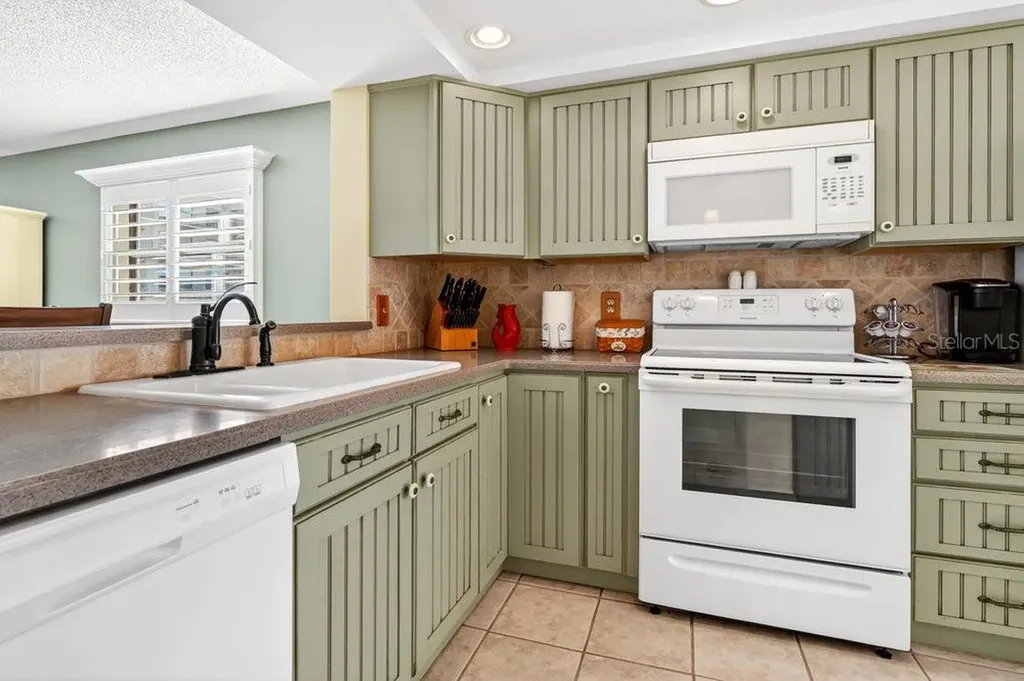 1328 Pasadena Avenue S South Pasadena FL 33707