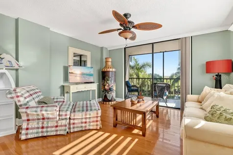 1328 Pasadena Avenue S South Pasadena FL 33707