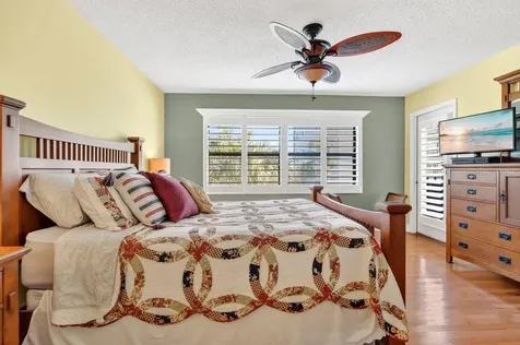 1328 Pasadena Avenue S South Pasadena FL 33707