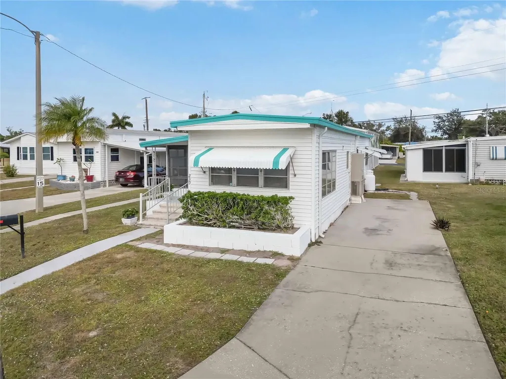 239 Inner Drive E Venice FL 34285
