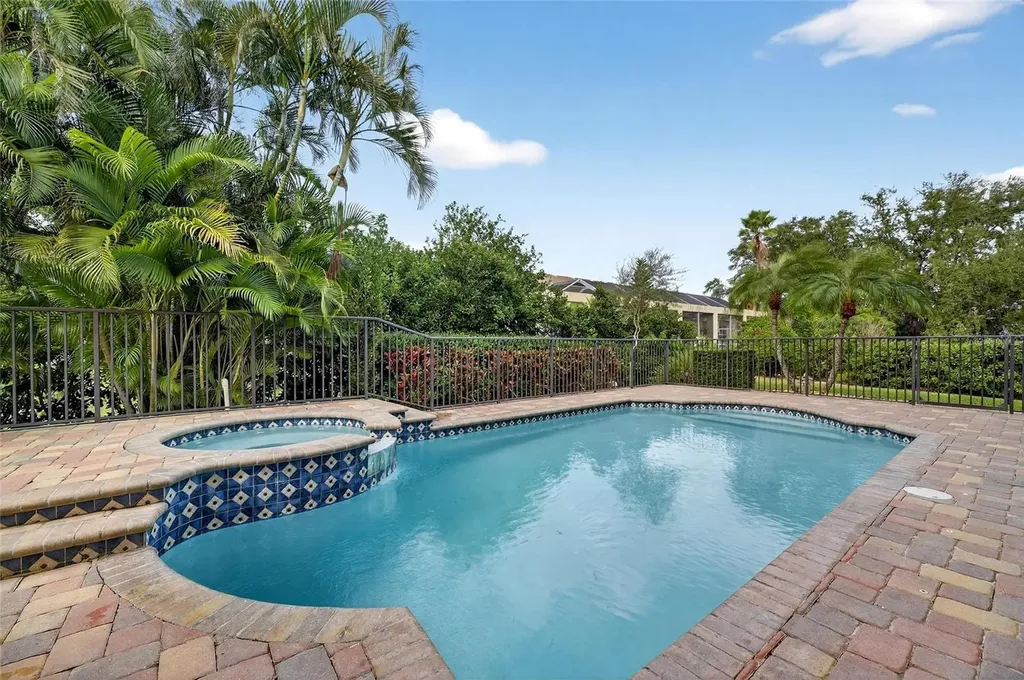 5910 La Rosa Lane Apollo Beach FL 33572