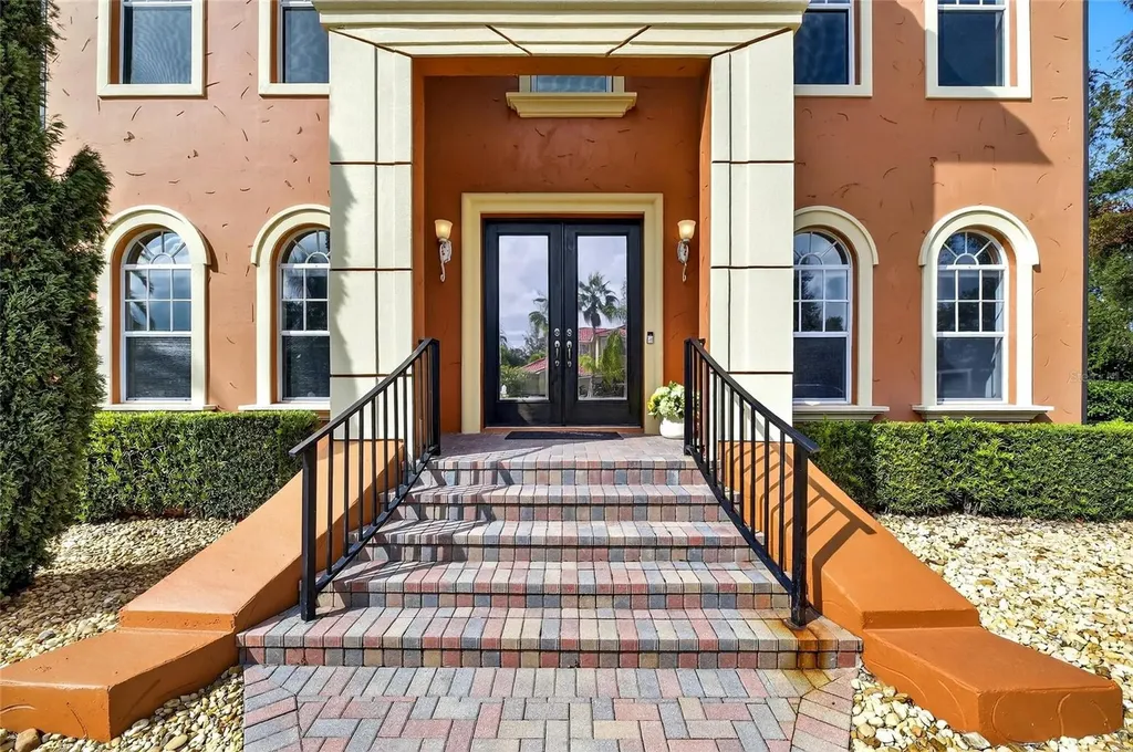 5910 La Rosa Lane Apollo Beach FL 33572