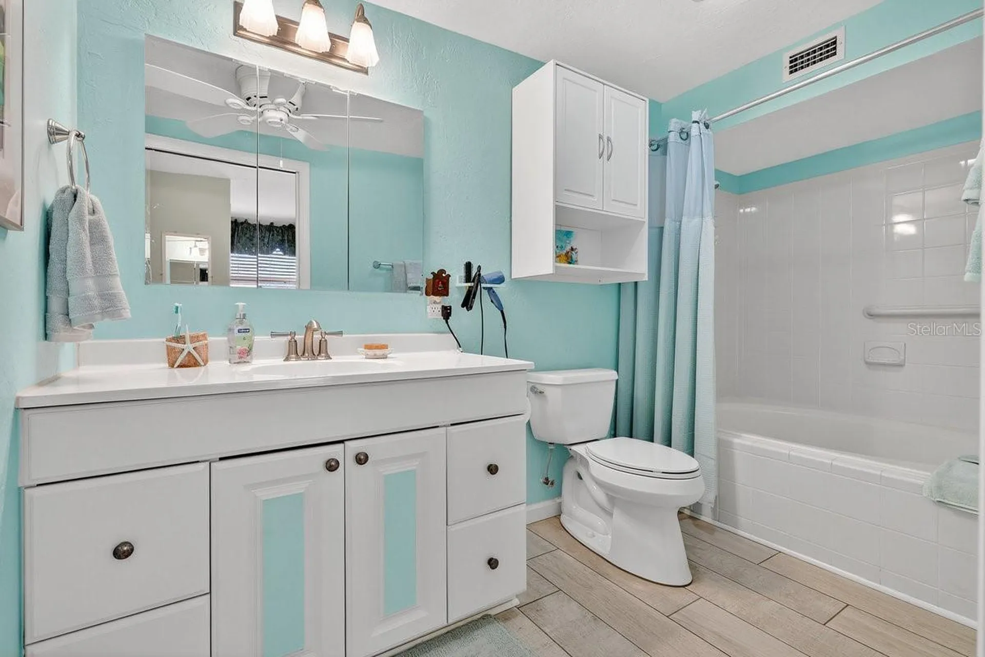 810 E 9th Avenue New Smyrna Beach FL 32169