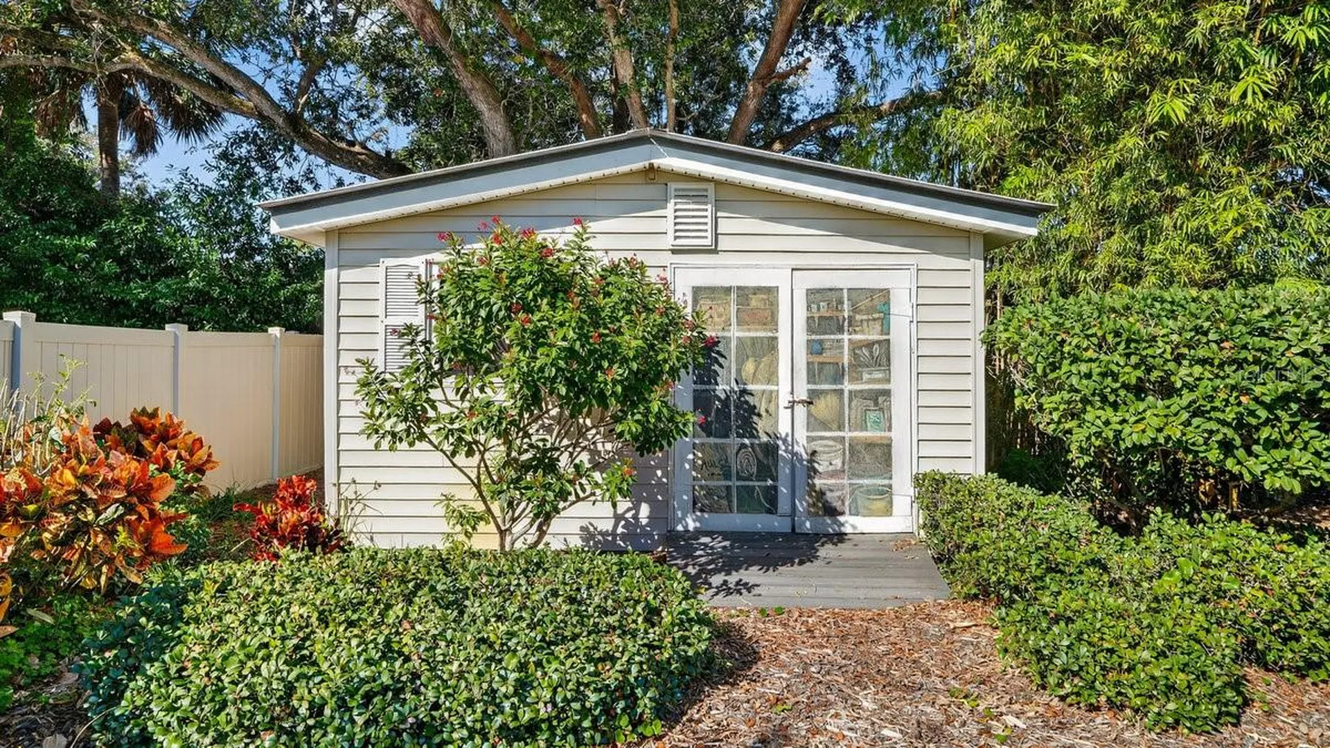 810 E 9th Avenue New Smyrna Beach FL 32169