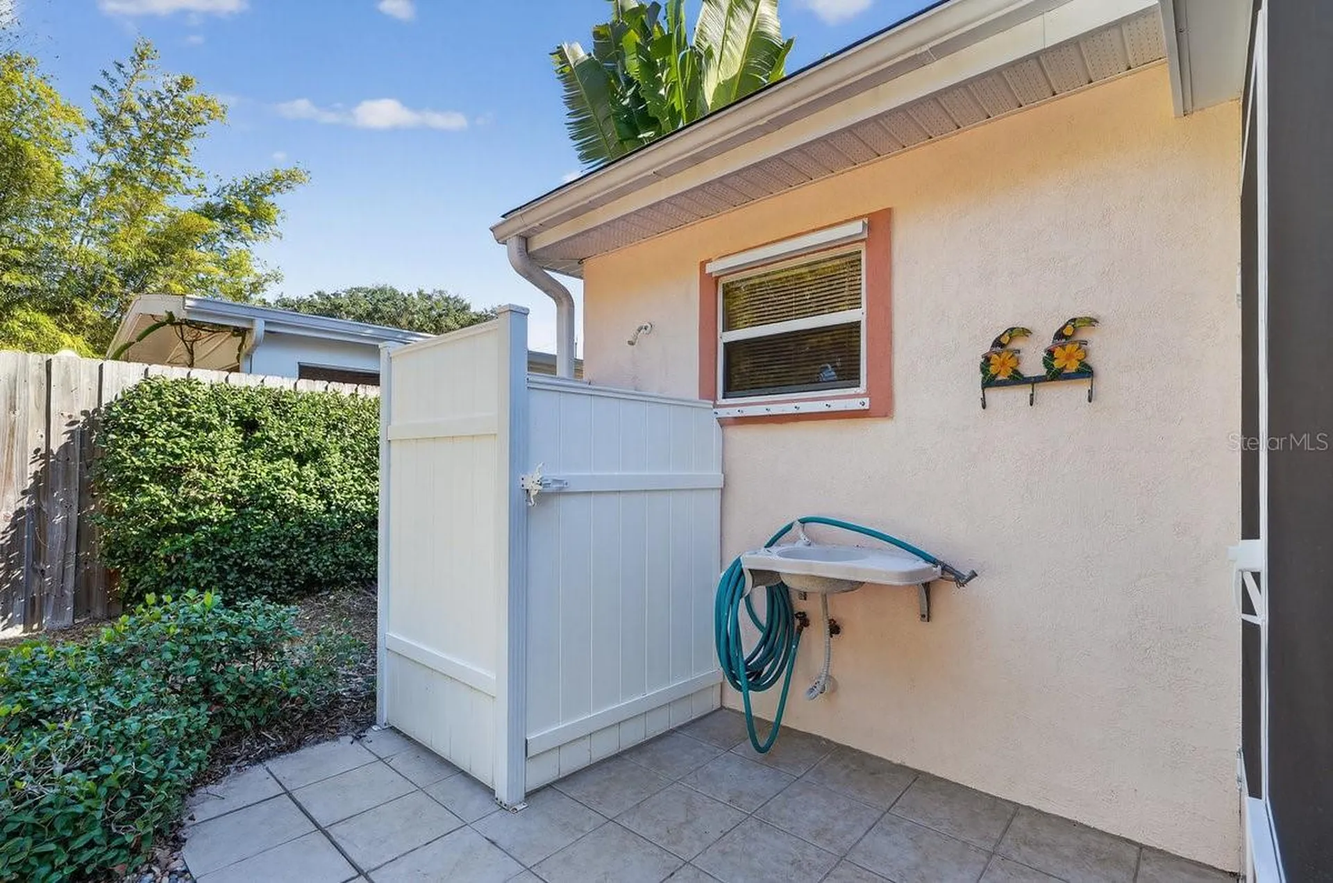 810 E 9th Avenue New Smyrna Beach FL 32169