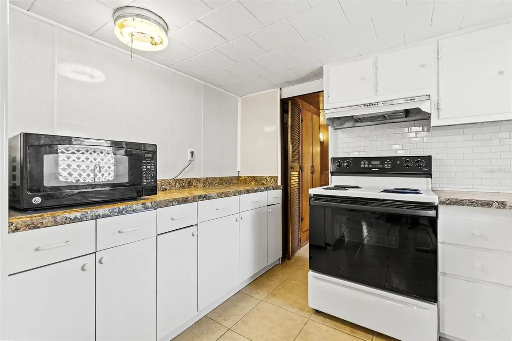 4851 W Gandy Boulevard Tampa FL 33611