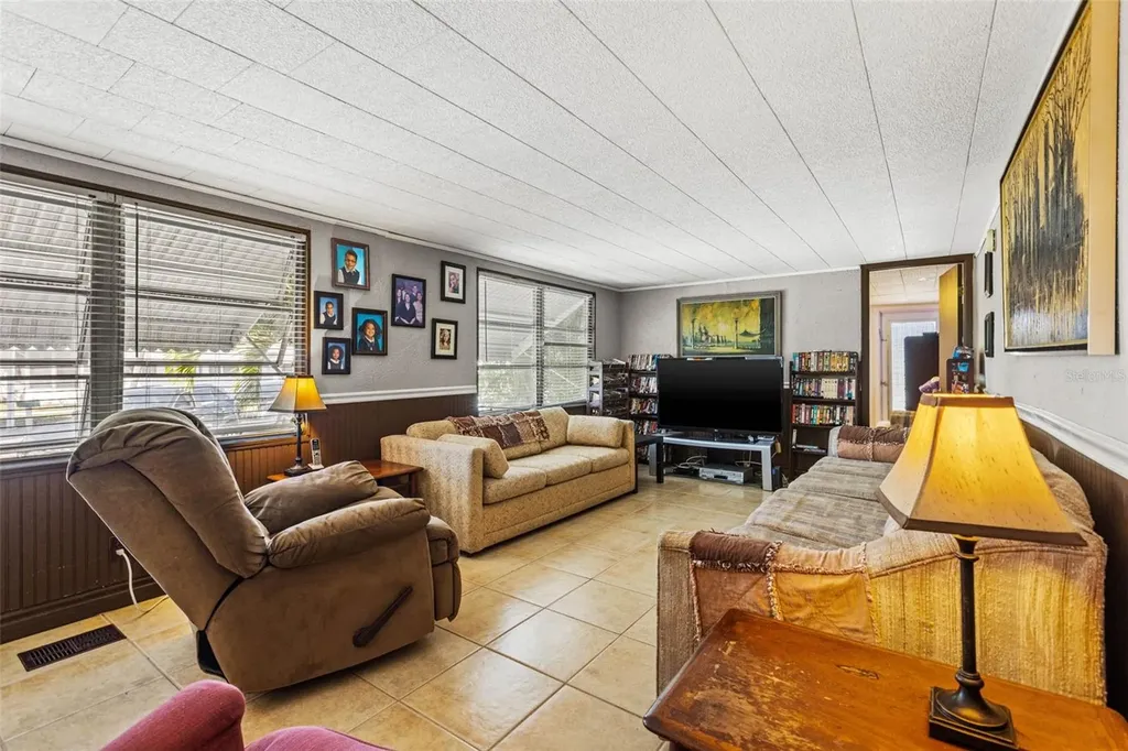 4851 W Gandy Boulevard Tampa FL 33611