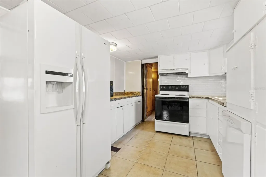 4851 W Gandy Boulevard Tampa FL 33611