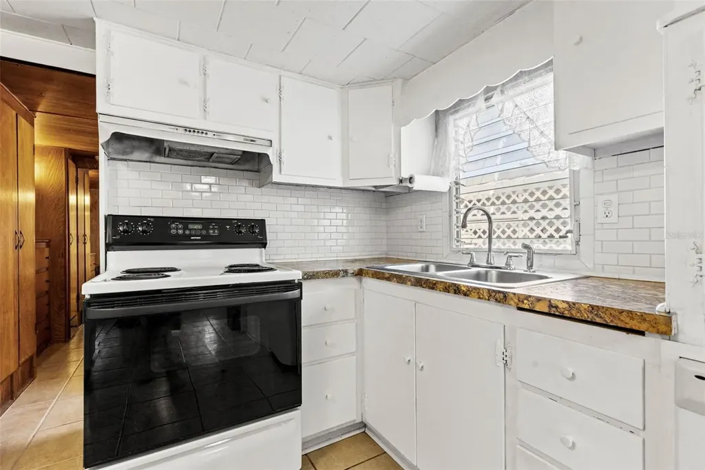 4851 W Gandy Boulevard Tampa FL 33611