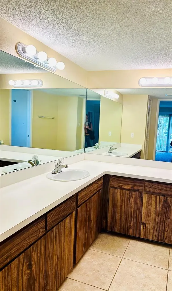 2208 Bahia Vista Street Sarasota FL 34239