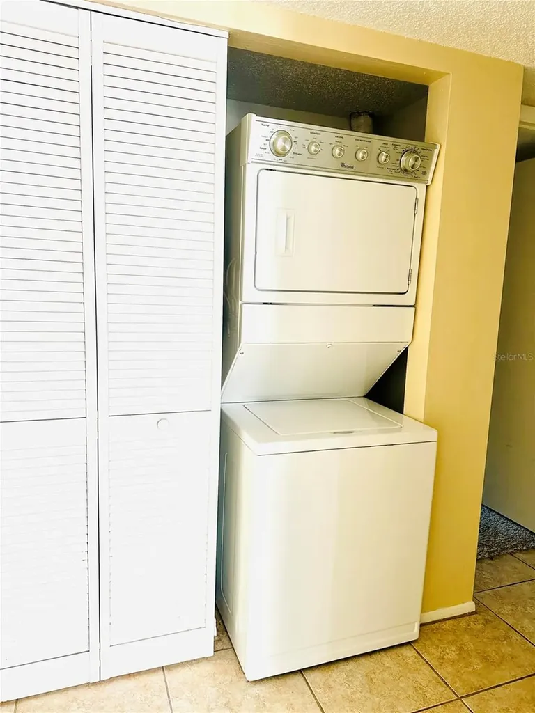 2208 Bahia Vista Street Sarasota FL 34239