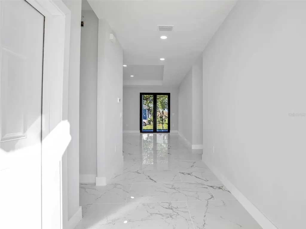 1423 NW 20th Terrace Cape Coral FL 33993