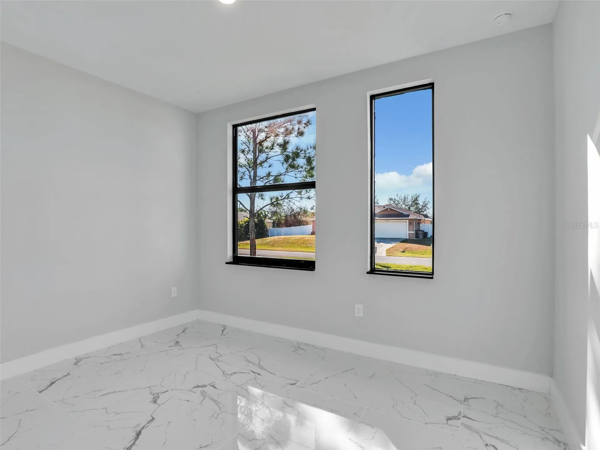 1423 NW 20th Terrace Cape Coral FL 33993