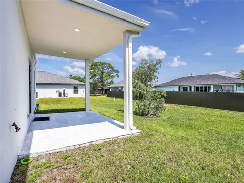 1423 NW 20th Terrace Cape Coral FL 33993
