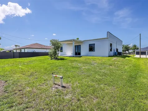 1423 NW 20th Terrace Cape Coral FL 33993