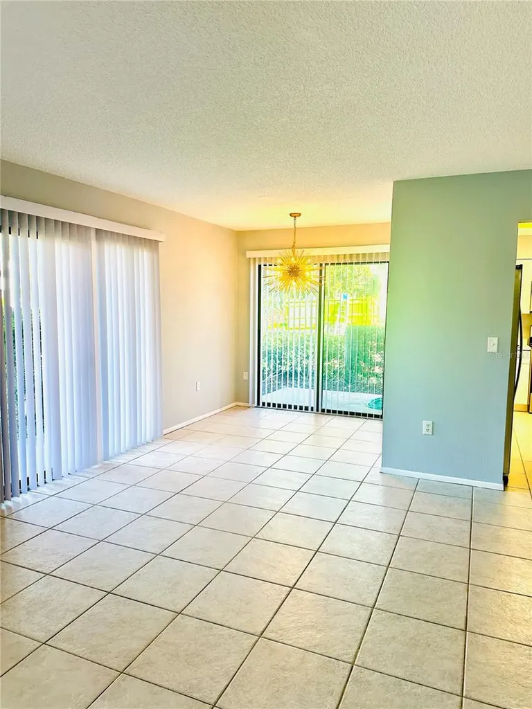 2200 Bahia Vista Street Sarasota FL 34239