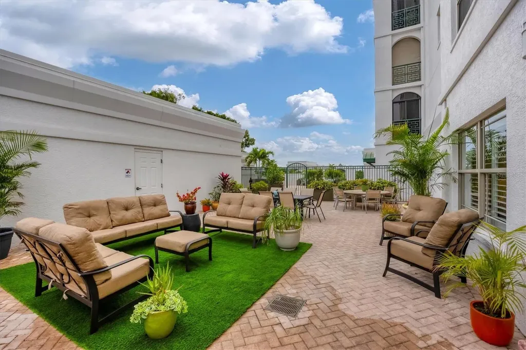 505 S Orange Avenue Sarasota FL 34236