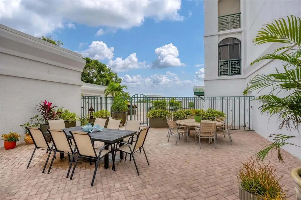 505 S Orange Avenue Sarasota FL 34236