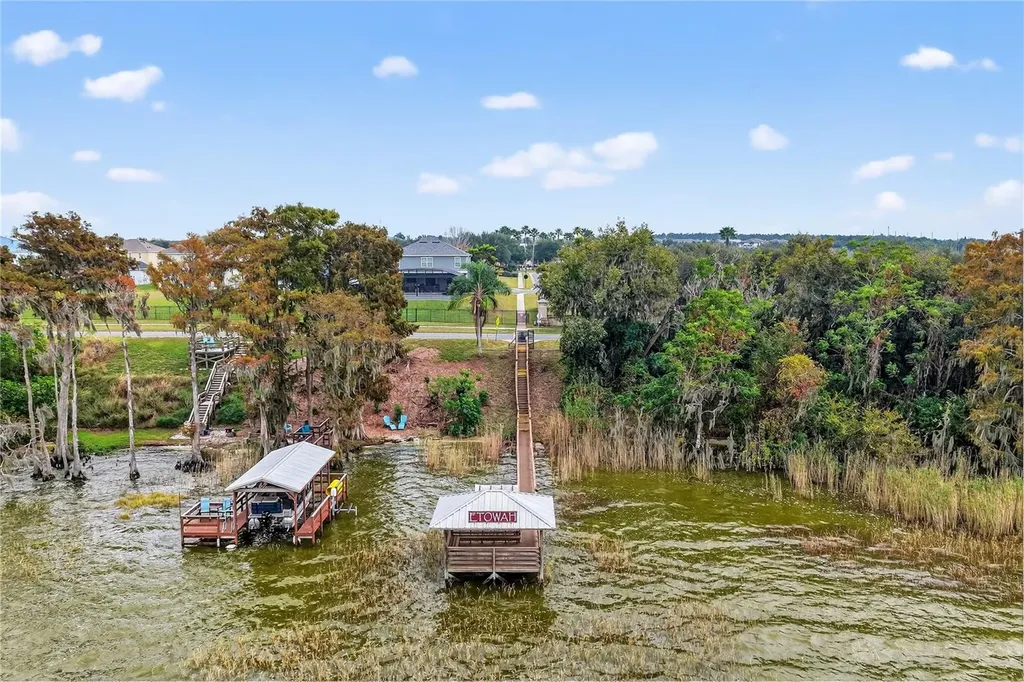 2117 Appalachee Circle Tavares FL 32778